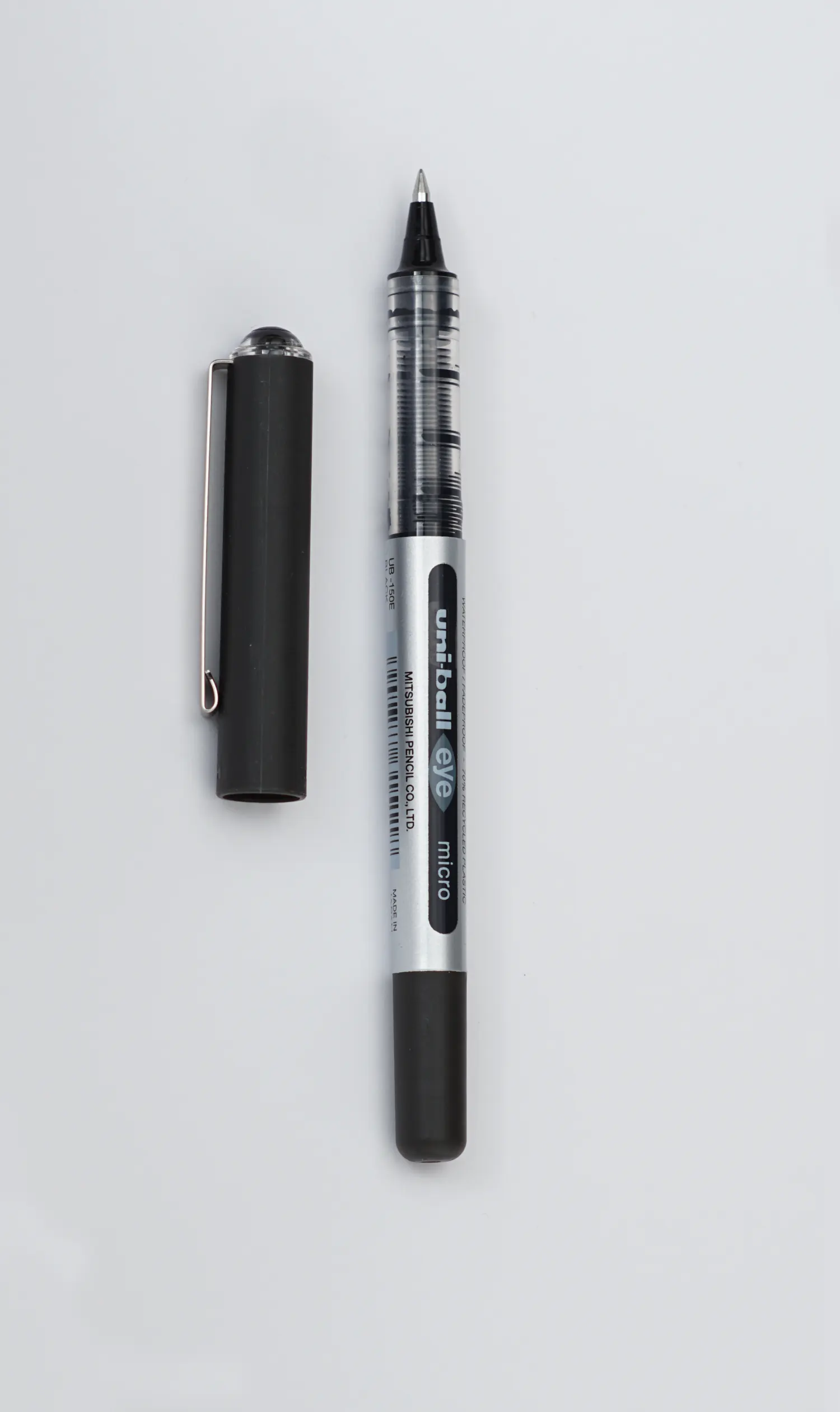 Uni-Ball Eye Micro Tintenroller Schwarz